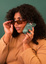 green organic shaped 3d ergonomic phone case and phone stand