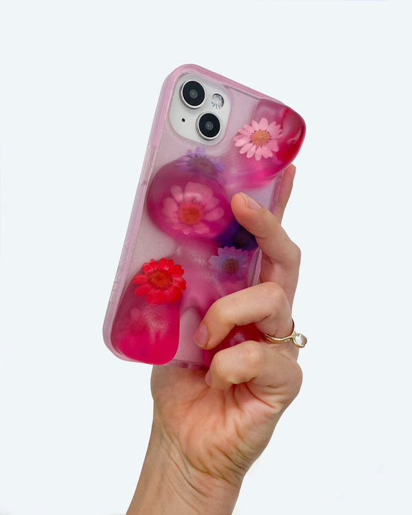 Ishi Handmade Phone Case in Strawberry Flower BAILEY HIKAWA Ishi Handmade Phone Case in Strawberry Flower BAILEY HIKAWA