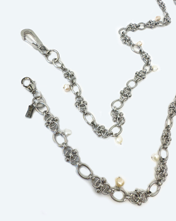 The Chain Crossbody with Pearls