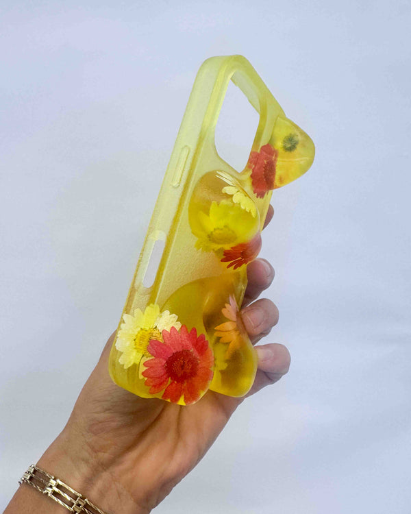 ARCHIVE: iPhone 16 Pro: Sunshine Flowers