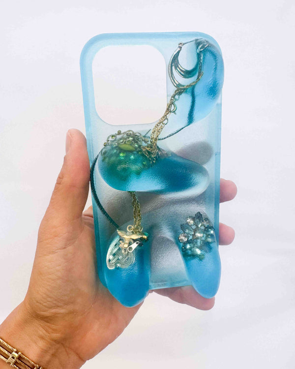 ARCHIVE: iPhone 14 Pro: BLUE JEWLZ