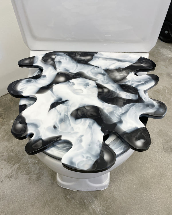 Shibuki Toilet Seat in Black and White Marble